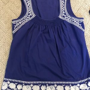 Banana Republic womens size Xsmall blue embroidered shirt